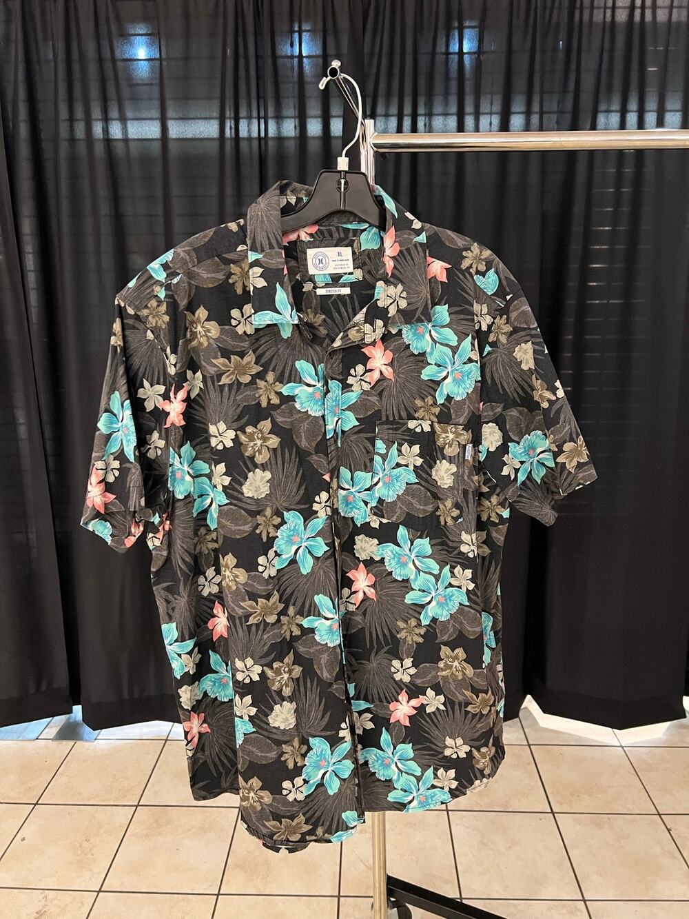 Hurley Floral Button Shirt Sz XL